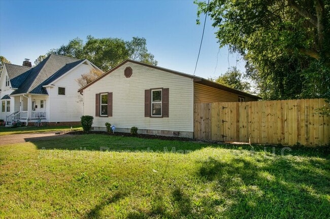 Building Photo - 36 Old Fox Hill Rd