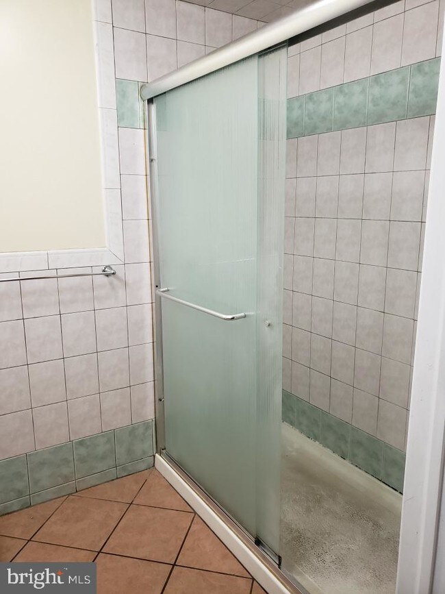 Building Photo - 1207 Race St