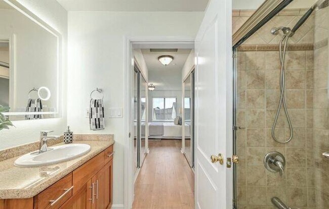 Building Photo - Lorocrib