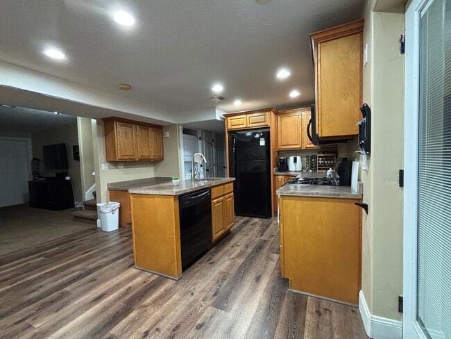 Building Photo - 2952 Sandpiper Rd