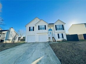 Building Photo - 6031 Ambassador Dr