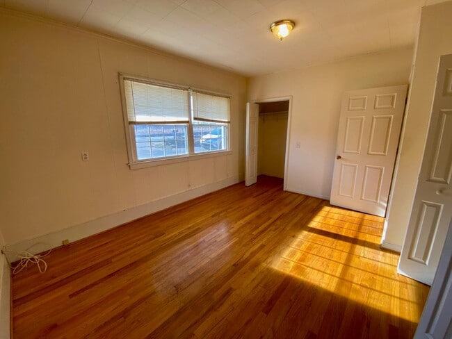 Building Photo - 6260 Renan Rd