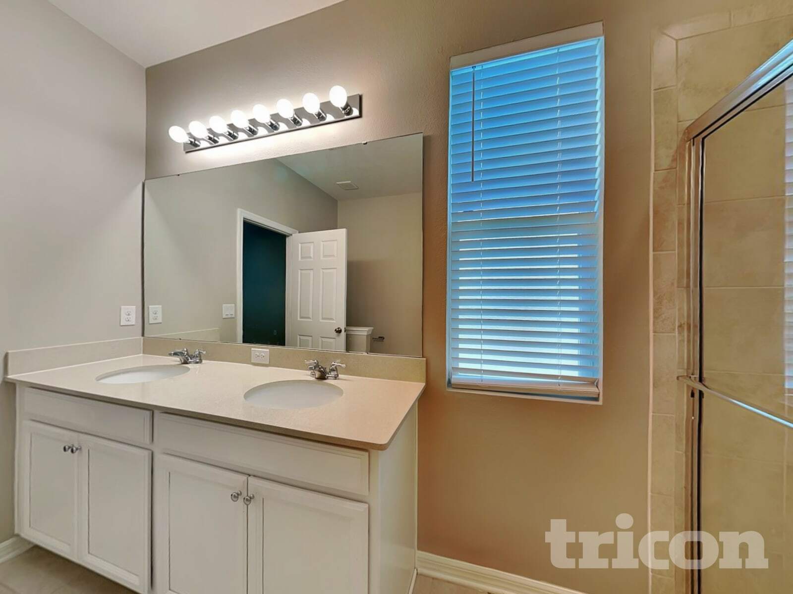 Building Photo - 2361 Sanderling St