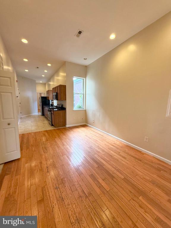 Primary Photo - 2125 N 15th St