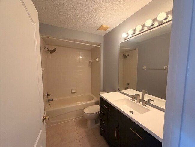 Building Photo - 4BR/2.5BA Home in Hunters Creek – Palma Vista Community – Available Now!