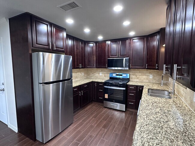 Building Photo - 4441 Preston Cir