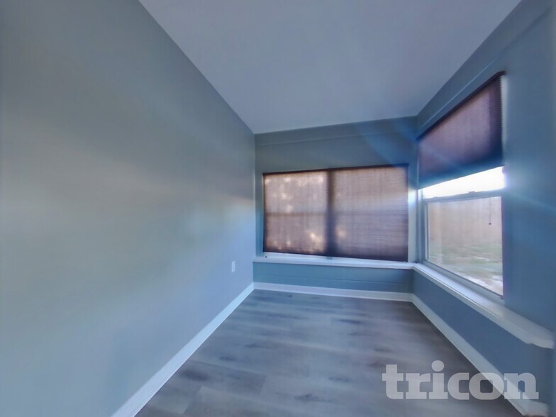 Building Photo - 4167 Pompano Rd