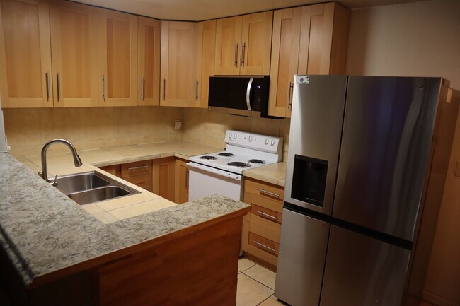 Building Photo - 3549 Castle Glen Dr