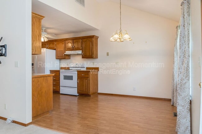 Building Photo - 3531 Leawood Ave