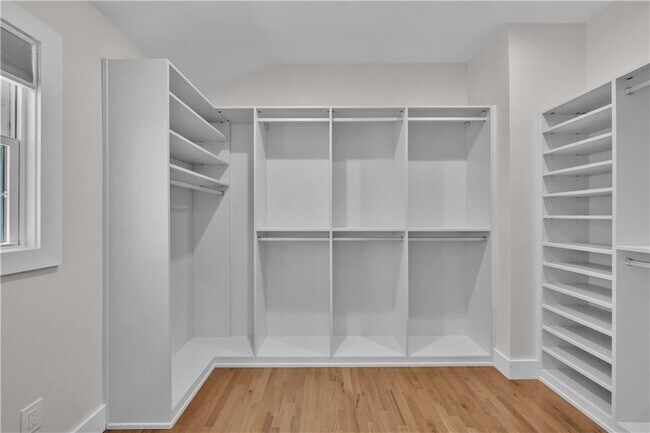 Building Photo - 225 Jayne Ellen Way