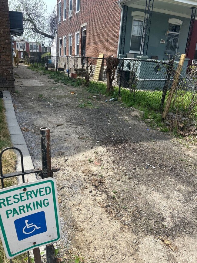 Building Photo - 2Br apartment in (duplex) 1st floor