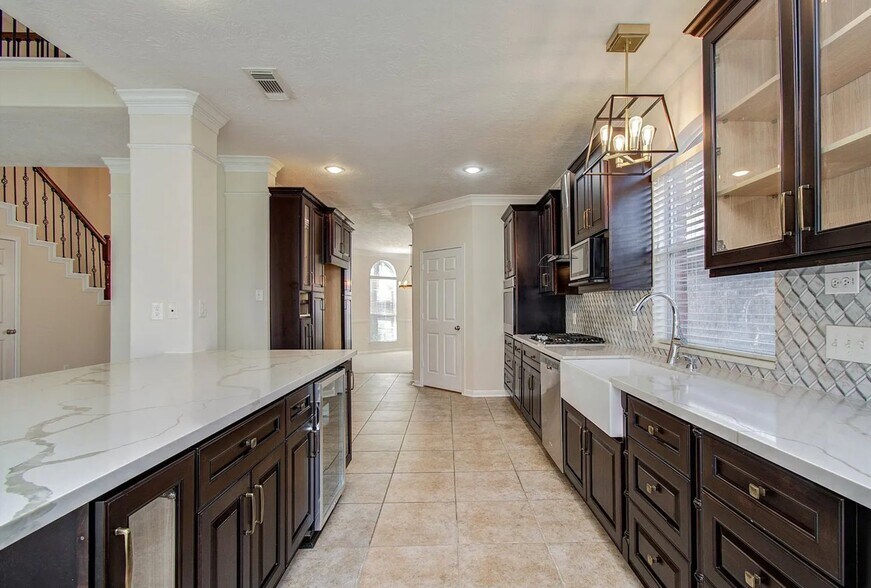 Building Photo - 1230 Blue Leaf Dr