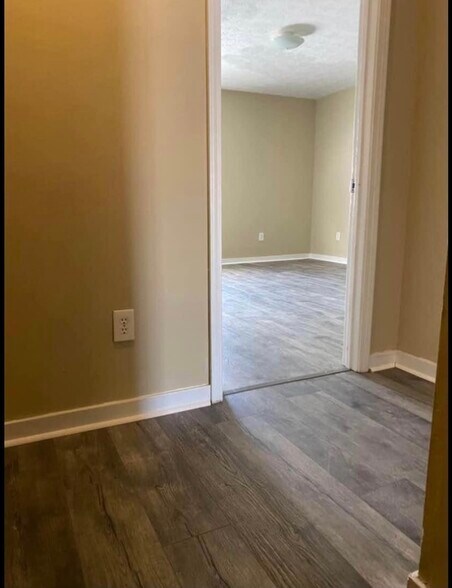 Building Photo - 1301 Louisville St