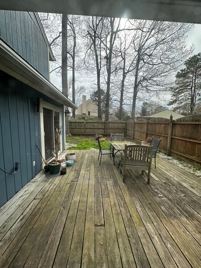Building Photo - 3349 Kings Neck Dr