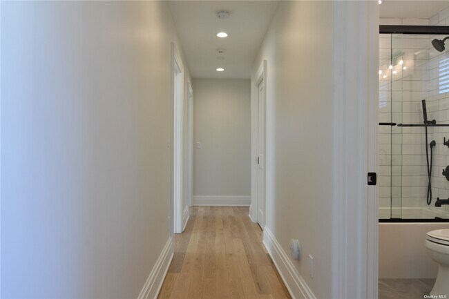 Building Photo - 1 Madison Pl