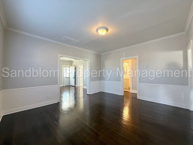 Building Photo - For Lease | Route 66 | Available Now!