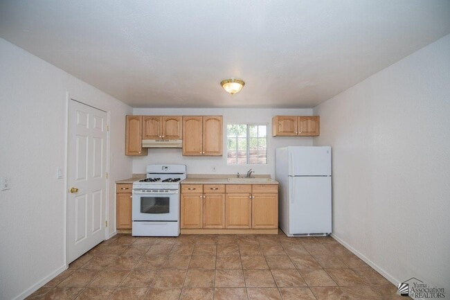 Building Photo - 251 S 17th Ave