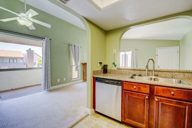 Building Photo - 2212 Sunfish Dr