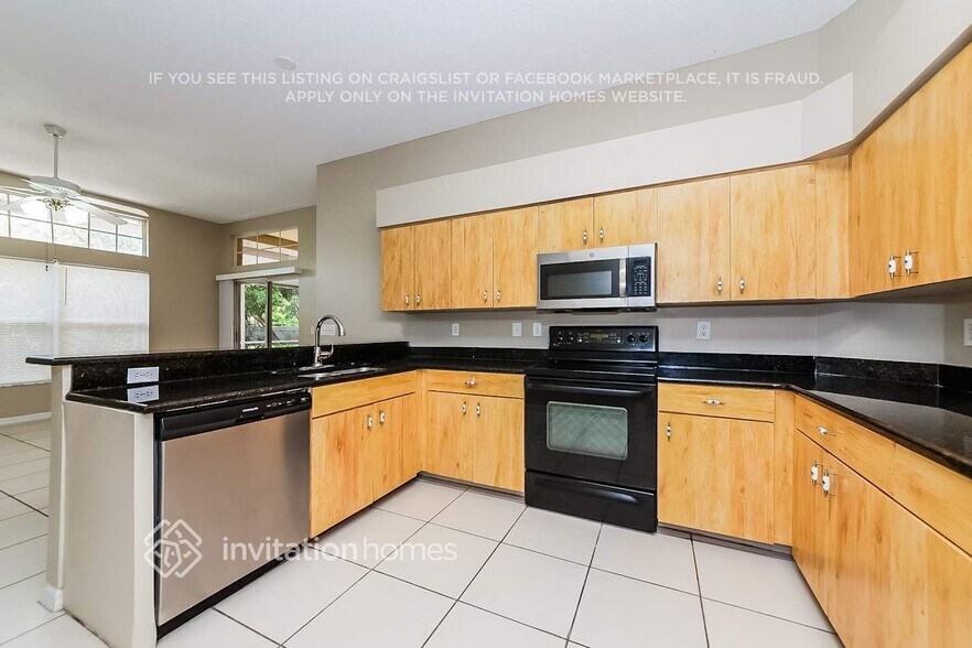 Building Photo - 3613 71st Terrace E
