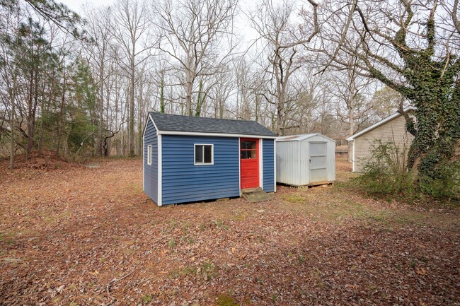 Building Photo - 2 Bedroom, 1 Bath Rental in North Chesterf...