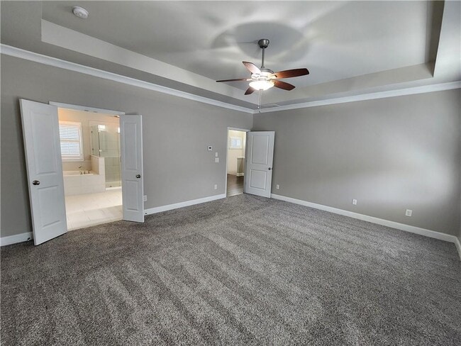 Building Photo - 4045 Brookview Dr