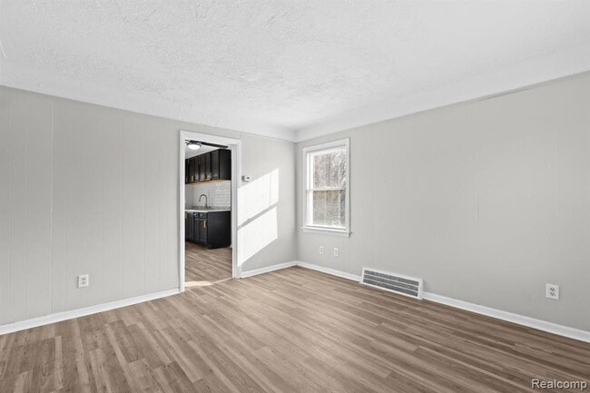 Building Photo - 19450 Heyden St