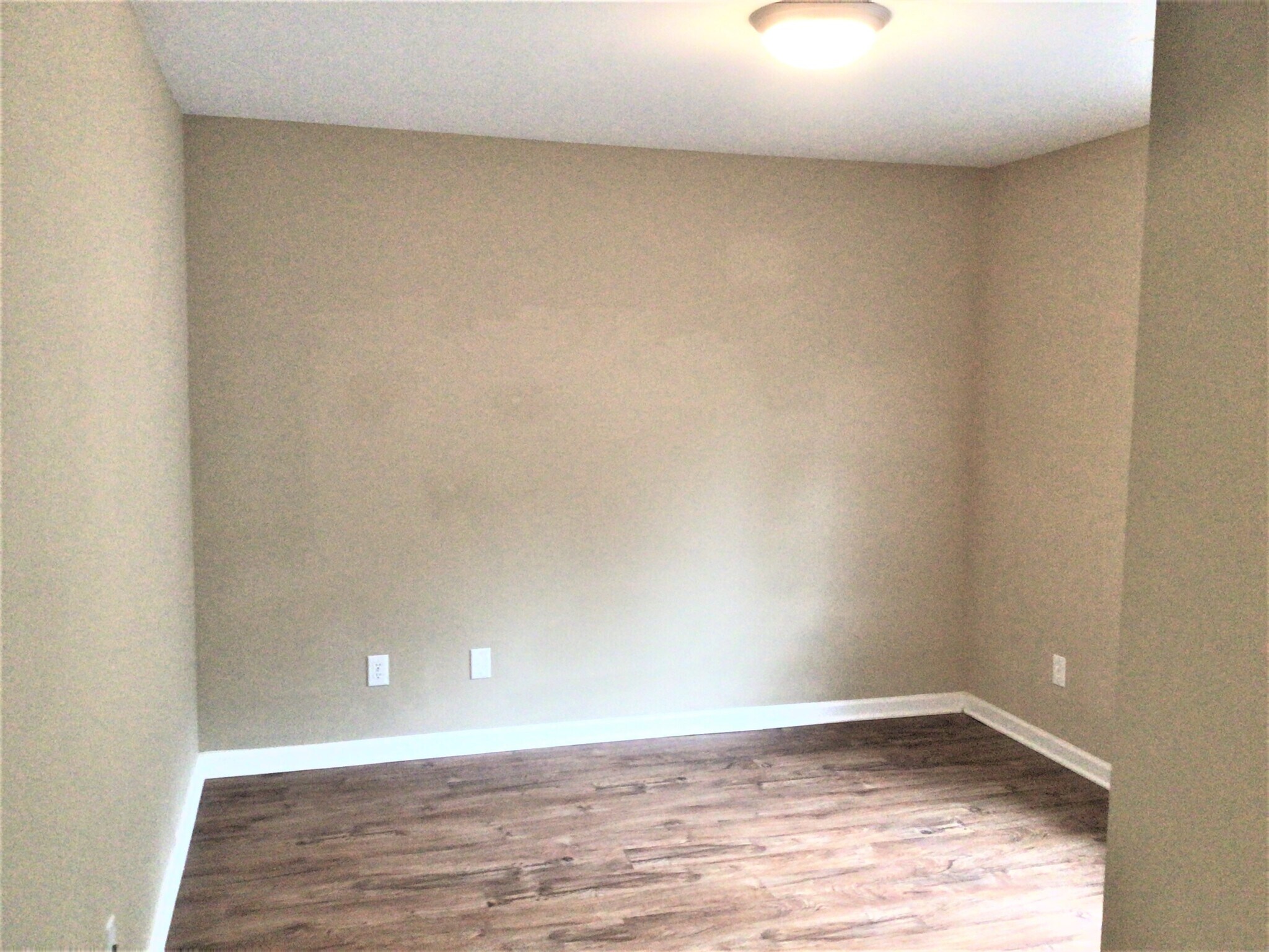 Building Photo - 3913 Bluestem Dr
