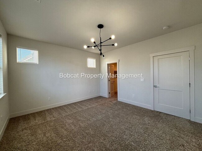 Building Photo - 1287 Grove St