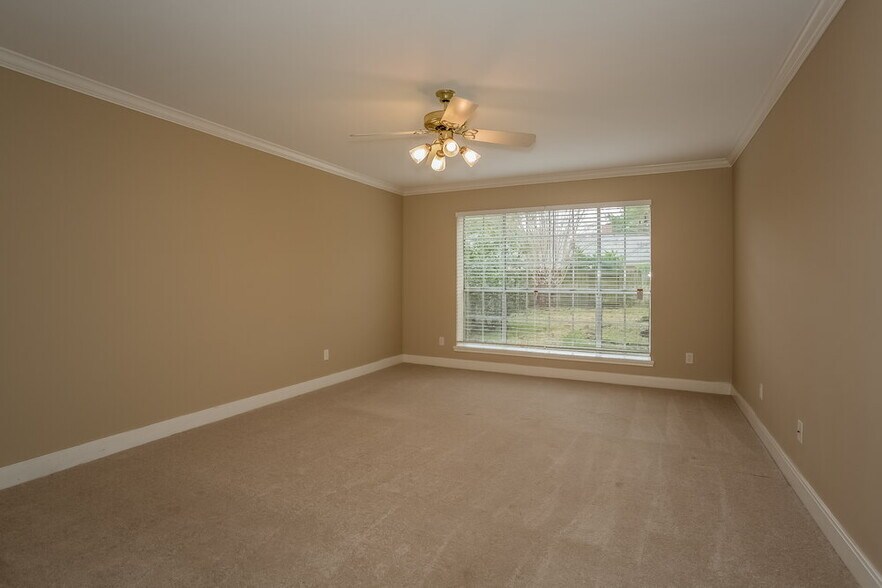 Building Photo - 3102 Hickory Falls Dr