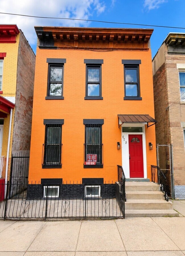 Building Photo - 428 56th St