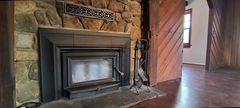 Building Photo - 21B Hoydens Hill Rd