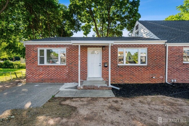 Building Photo - 614 Remsen Ave