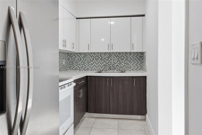 Building Photo - 1330 SW 74th Ct