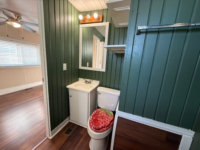 Building Photo - Move In Ready Home on Weber