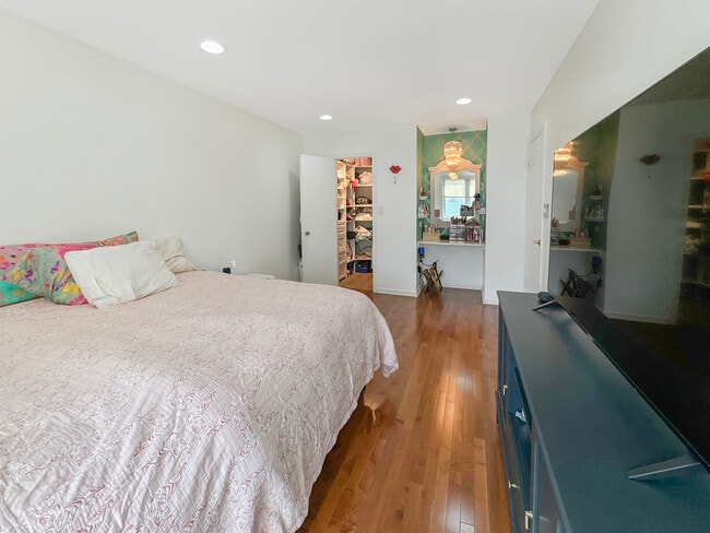 Building Photo - 204 Inverrary Ln