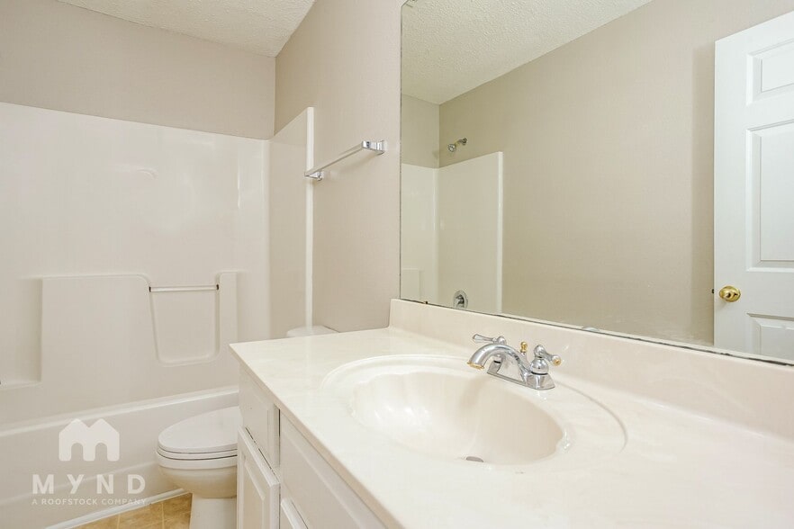 Building Photo - 7322 Green Ash Dr