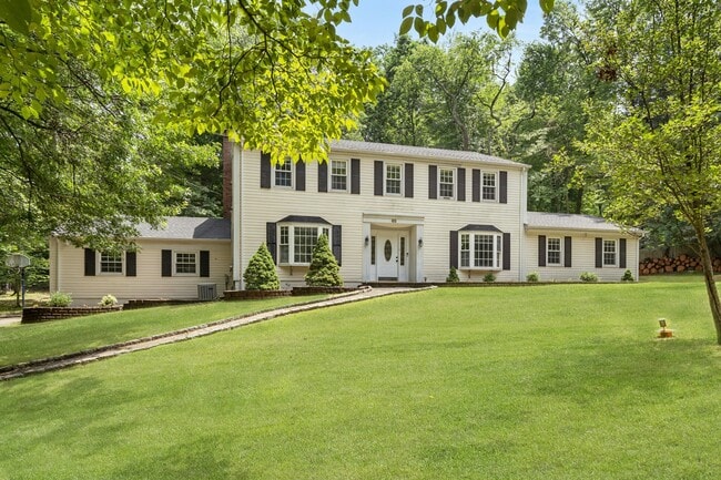 Building Photo - 68 Briarwood Ave