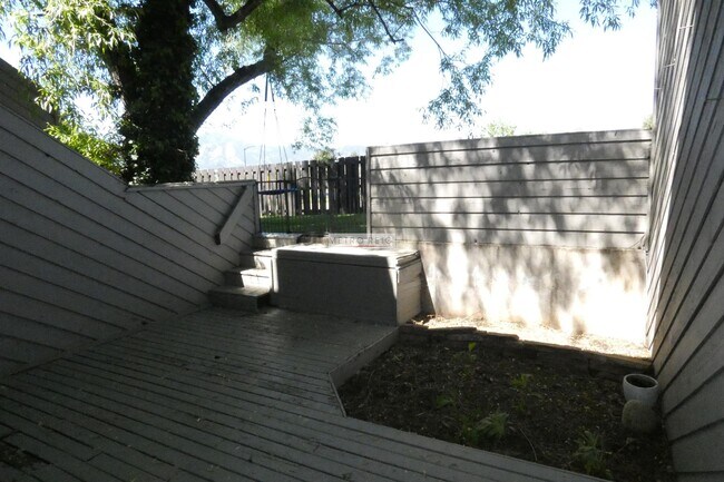 Building Photo - 4712 Edison Ln