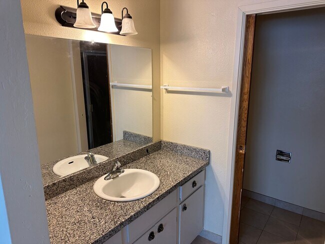 Building Photo - 3612 Jamison Way