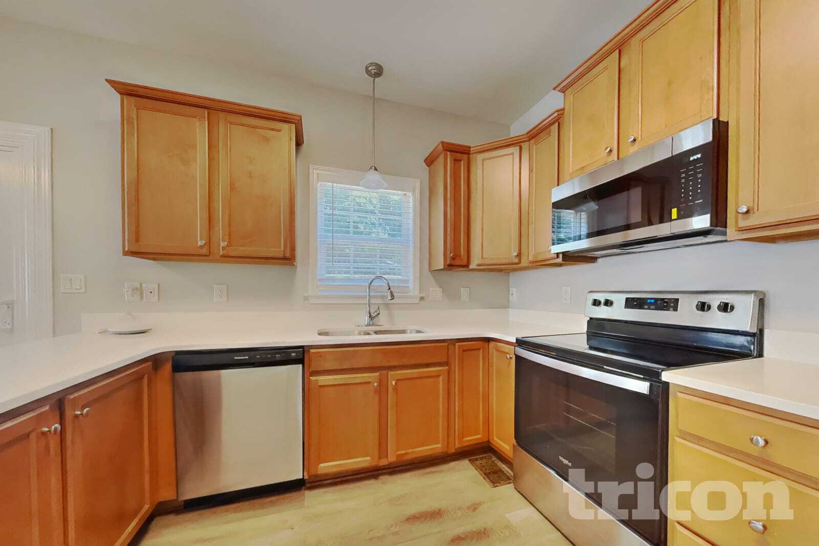 Building Photo - 253 Water Mill Rd