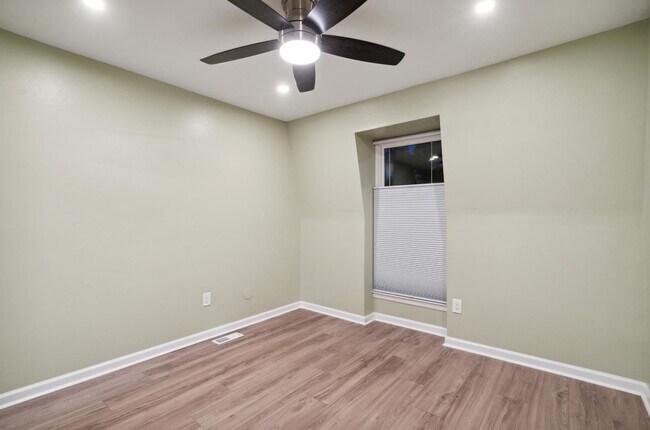 Building Photo - 3333 Comly Rd