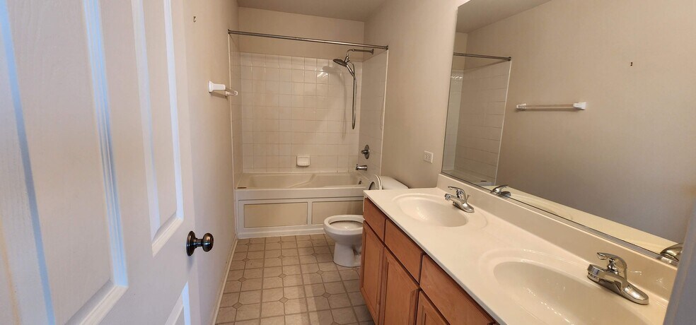 Building Photo - 183 W Norwell Ln