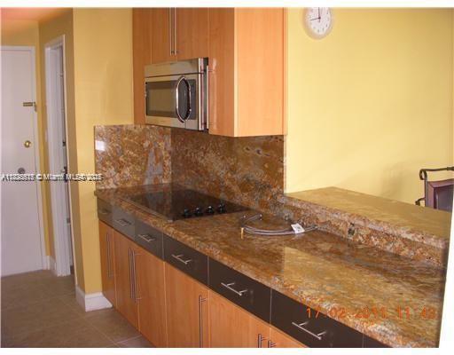 Building Photo - 5255 Collins Ave
