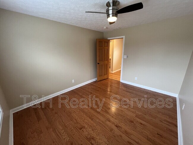 Building Photo - 2059 Ruckle St