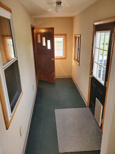 Entryway Driveway and Garage - 8295 Limeridge Rd