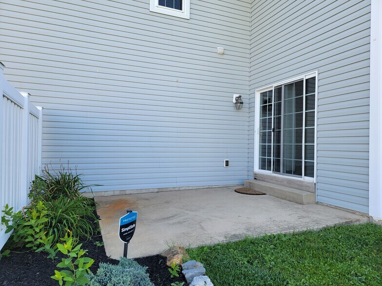Building Photo - 709 Palmer Cir
