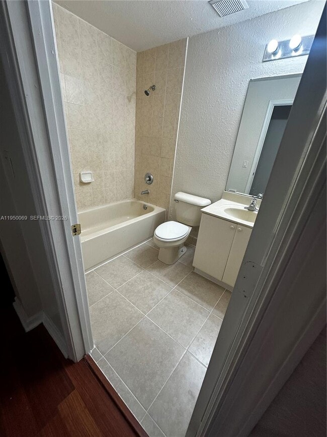 Building Photo - 2818 SE 15th Rd