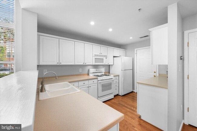 Building Photo - 4910 Barbour Dr