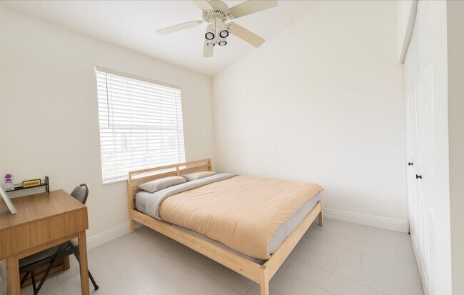 Building Photo - 18702 SW 27th St