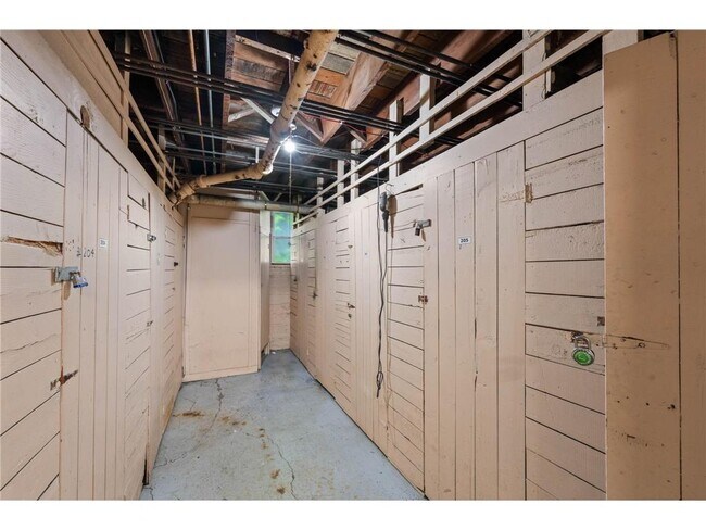 Building Photo - 2733 Girard Ave S